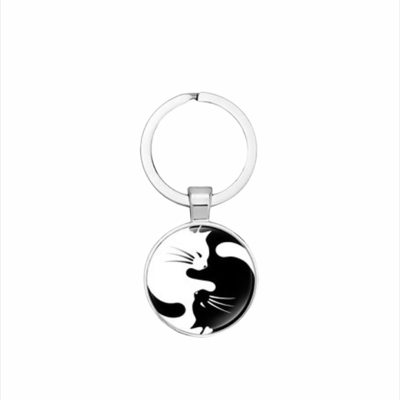 Yin Ying Taiji Cats Key Chain, Black, White - Picture 1 of 4